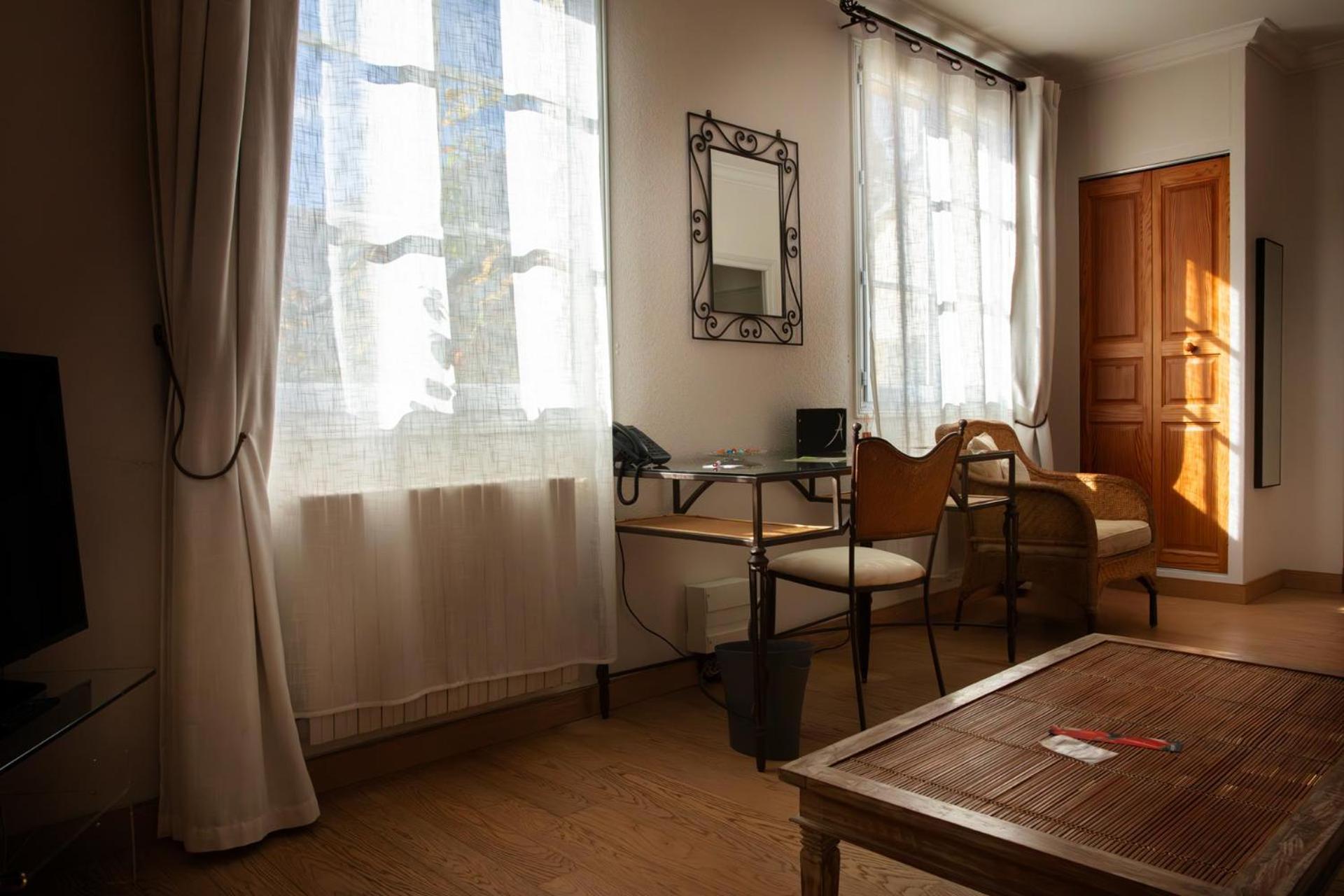 L'aubiniere Restaurant & Hotel Saint-Ouen-les-Vignes